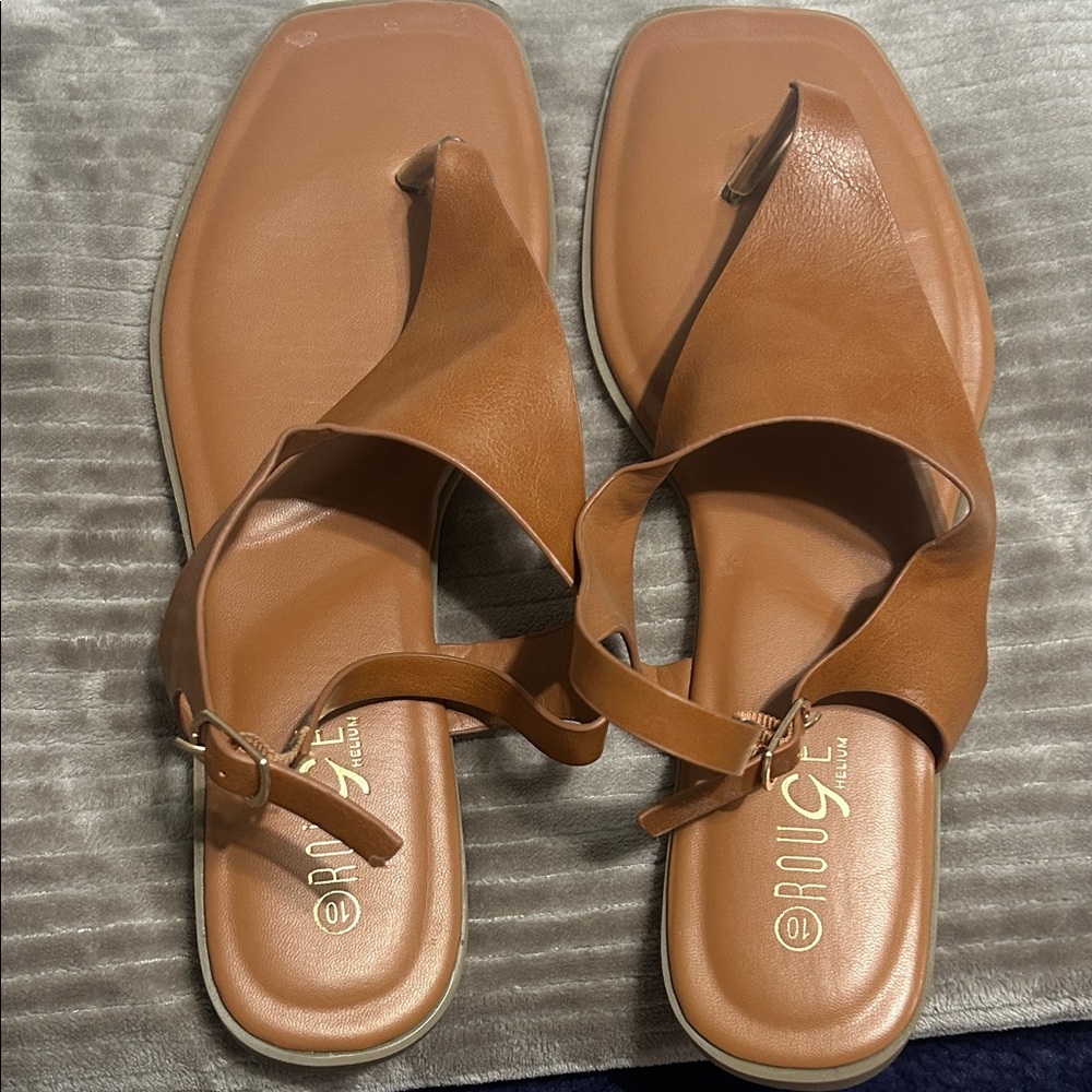 Rouge Helium Tan Sandals